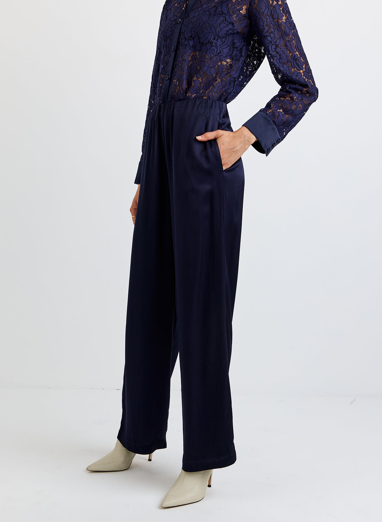 B3188-F73-300 - SLEEK CLEAN WIDE LEG PANT